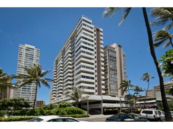 Building Photo - 2421 Ala Wai Blvd