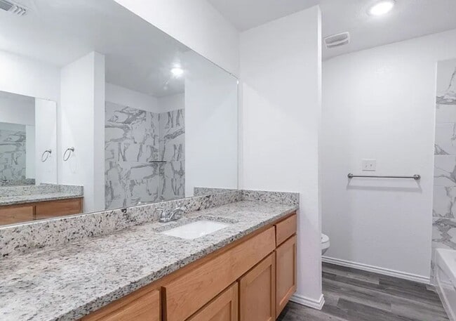 Building Photo - AVAILABLE SOON! (SECTION 8 ACCEPTED)