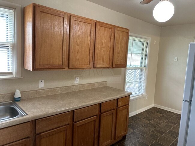 Building Photo - 408 Allen St