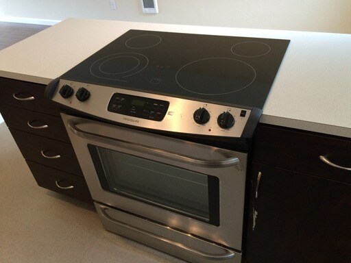 Building Photo - Better than Cool TH in Creston-Kenilworth