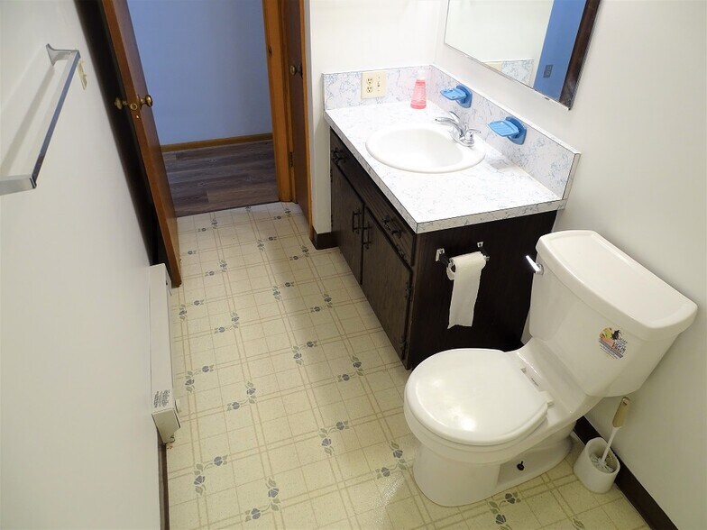 Building Photo - 236 Deep Run Rd