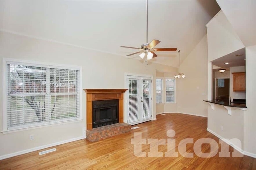 Building Photo - 2678 Douglas Ln