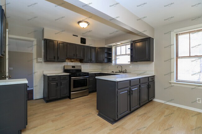 Building Photo - 12530 Lusher Rd