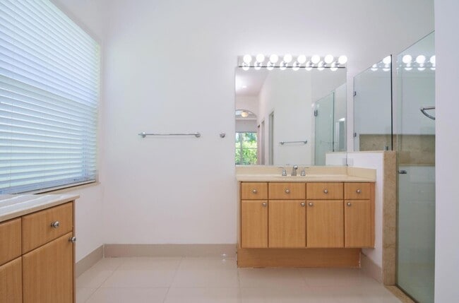 Building Photo - 2002 Schooner Ln