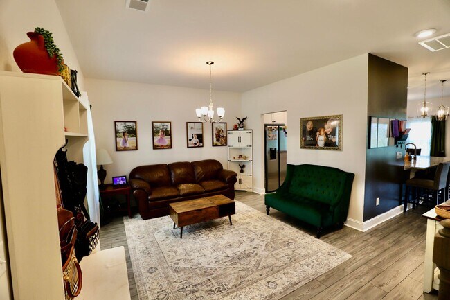Building Photo - 835 Curlew Cir