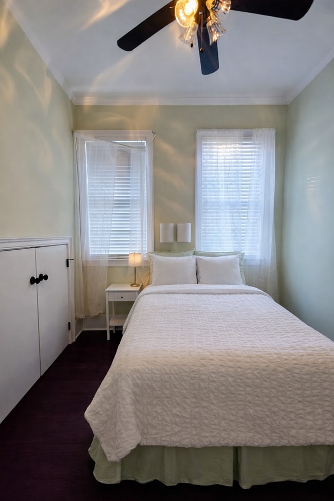 Building Photo - 109C