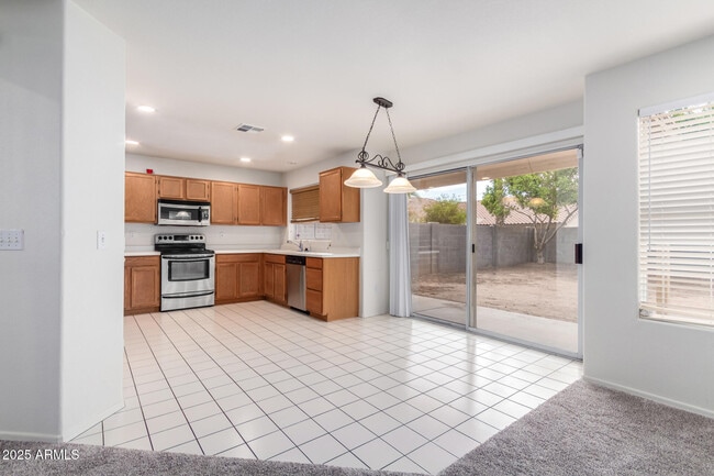 Building Photo - 100 N Bradley Dr