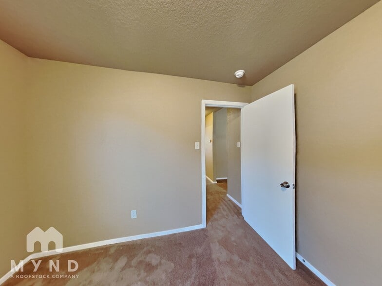 Building Photo - 7009 Pearl Vly Cv