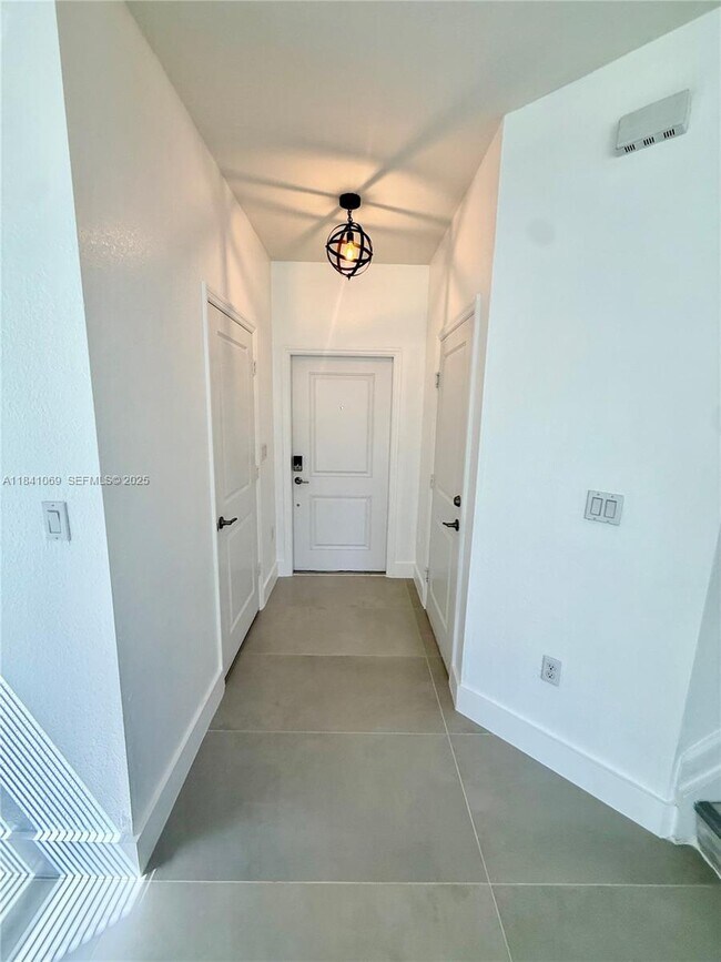 Building Photo - 25123 SW 107th Ct