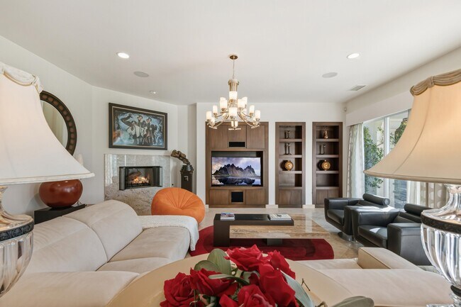 Building Photo - 45737 Club Dr