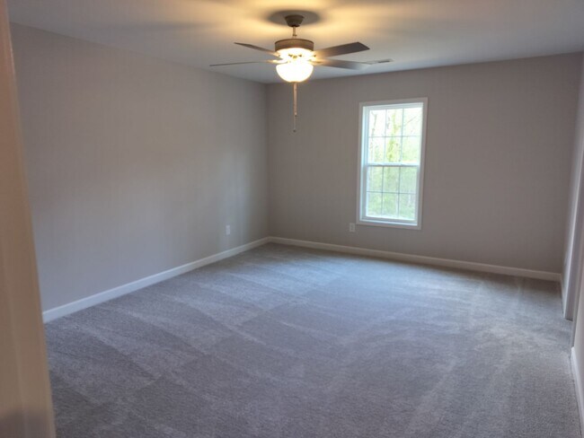 Building Photo - 1051 McKay Dr