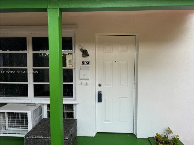 Building Photo - 2023 Taylor St