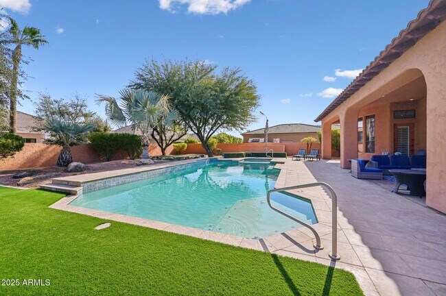 Building Photo - 351 N Cloverfield Cir
