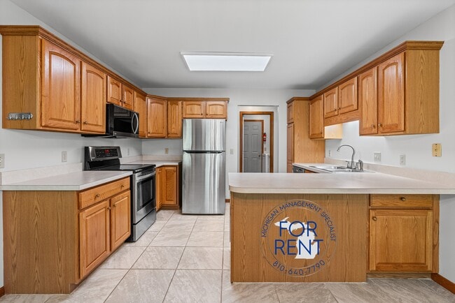 Building Photo - 3263 Silverwood Dr
