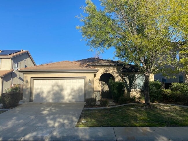 Primary Photo - Available 9/1 Single level home in Lincoln...