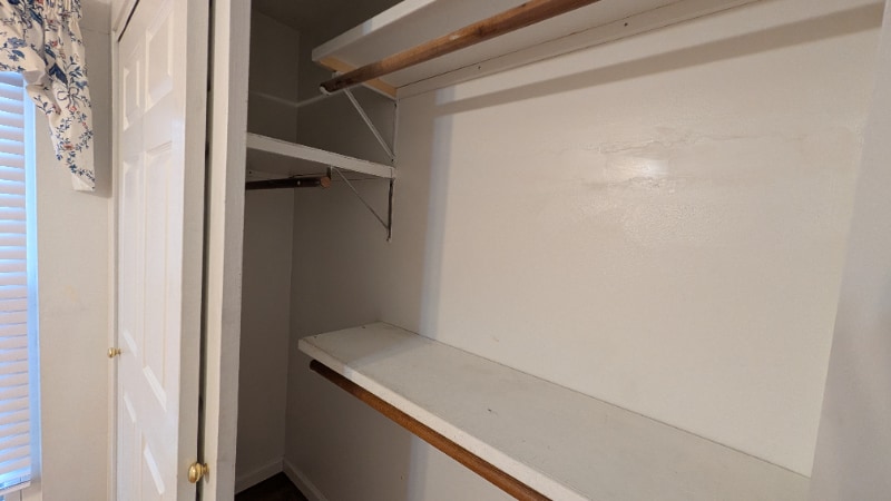 Building Photo - 809 Delhurst Dr