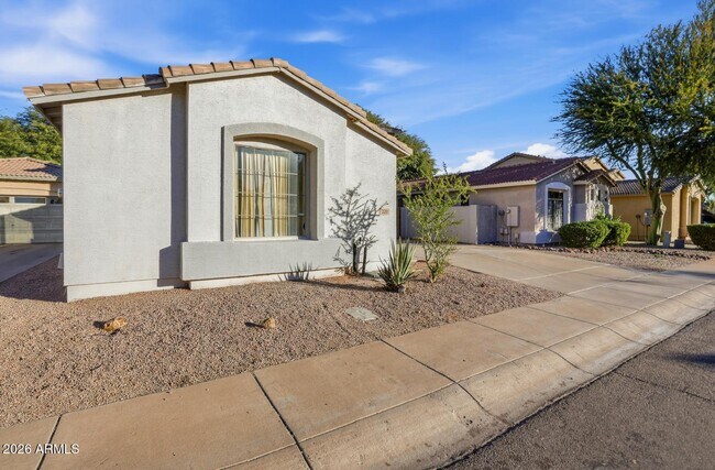 Building Photo - 220 W Beechnut Pl