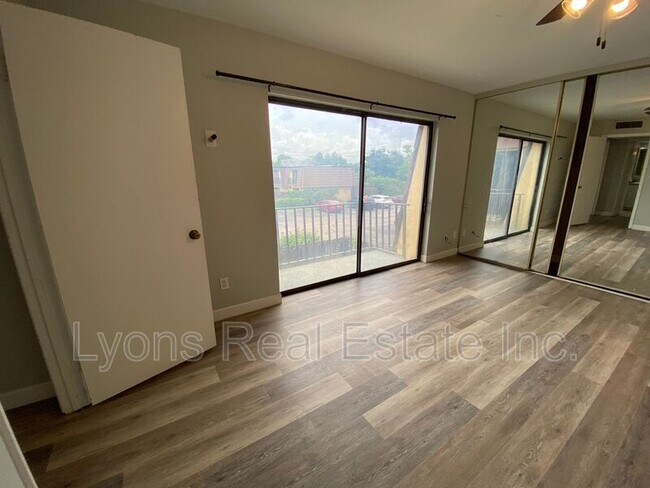 Building Photo - 1667 Park Meadows Dr
