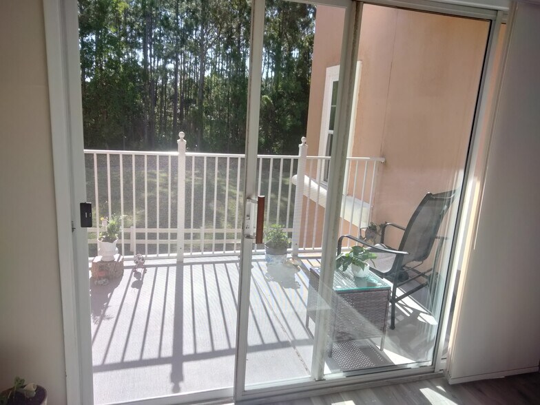 Building Photo - 520 Florida Club Blvd