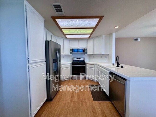 Building Photo - 40475 Crystal Aire Ct