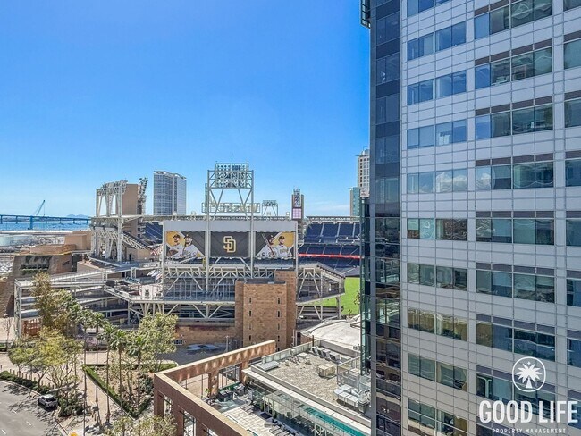 Building Photo - Beautiful 1B/1BA Condo in Downtown Near Petco Park W/ Views, A/C, W/D, Balcony, Rooftop Deck & Gym!