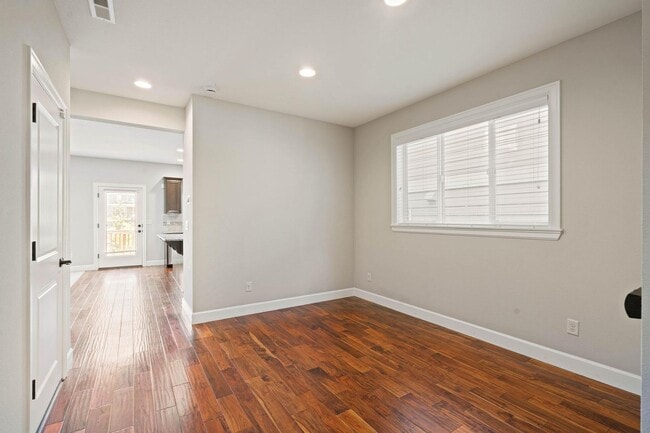Building Photo - Spacious 4-bdrm/3-bath in North Bethany—Ga...