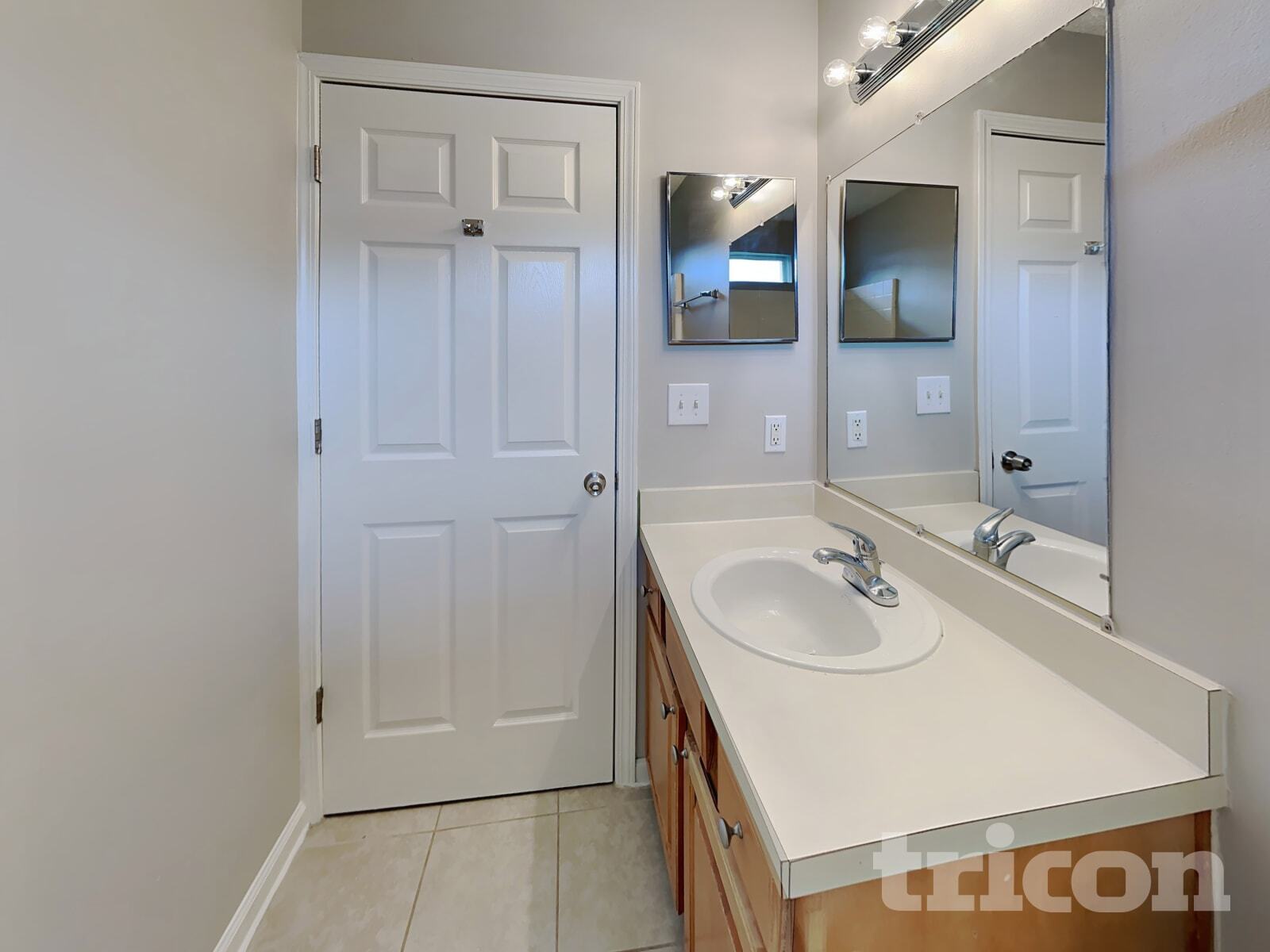 Building Photo - 3951 Hideaway Lane