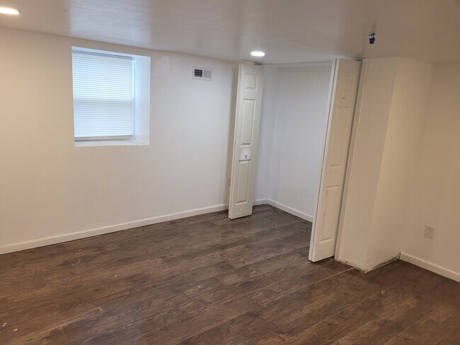 Building Photo - The Jefferson Apartment