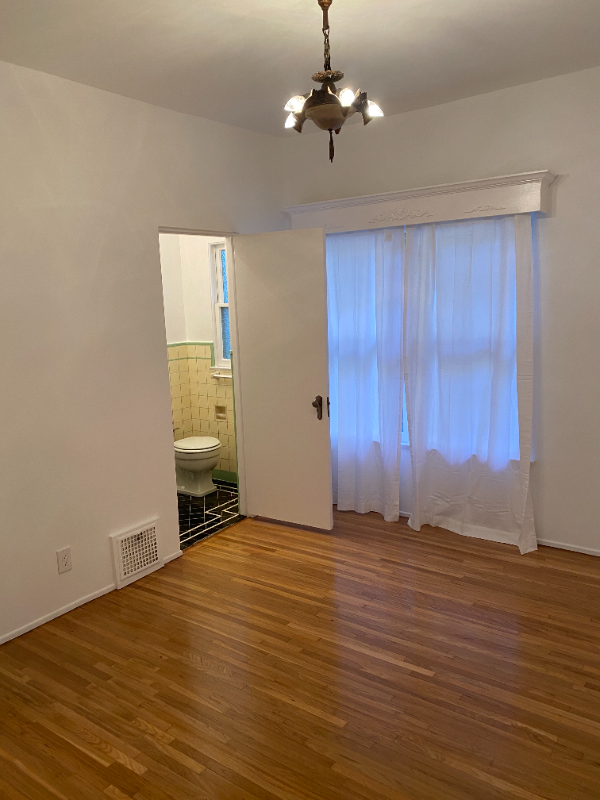 Building Photo - 522-522 N Rossmore Ave