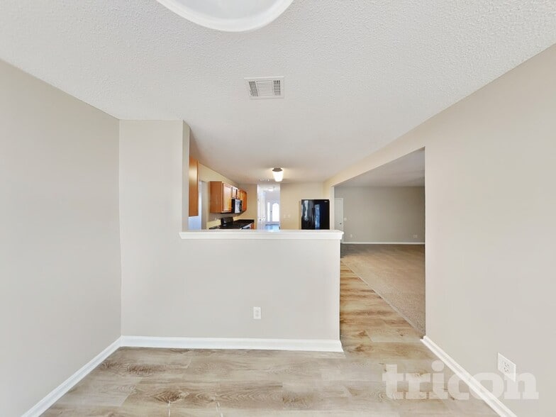 Building Photo - 345 Othello Dr