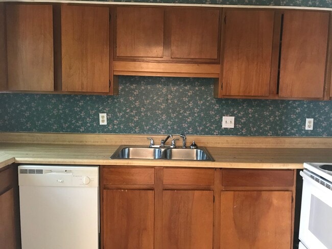 Building Photo - 1945 Padgett Dr