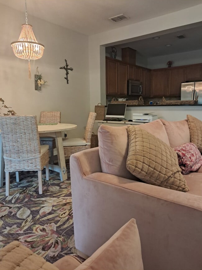 Building Photo - 317 Sand Oak Blvd