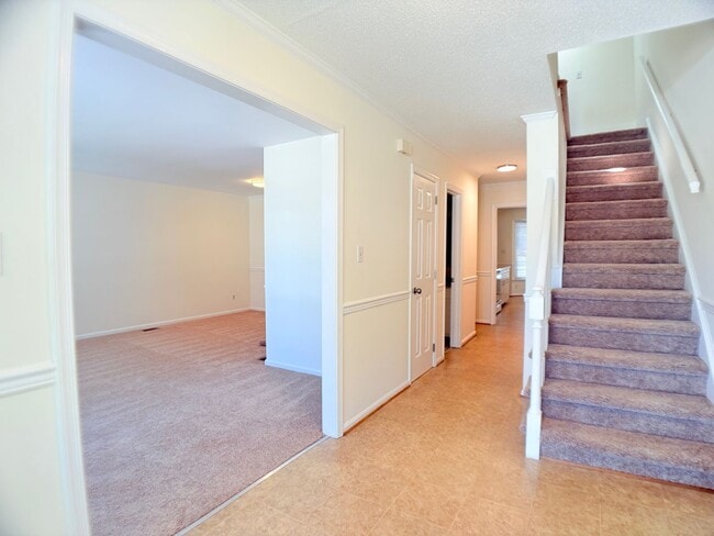 Building Photo - 39 W Wainwright Dr
