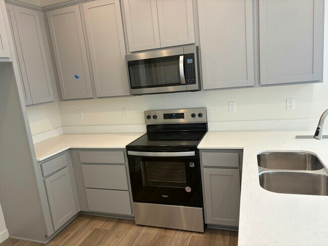 Building Photo - 7811 Silver Pond Wy