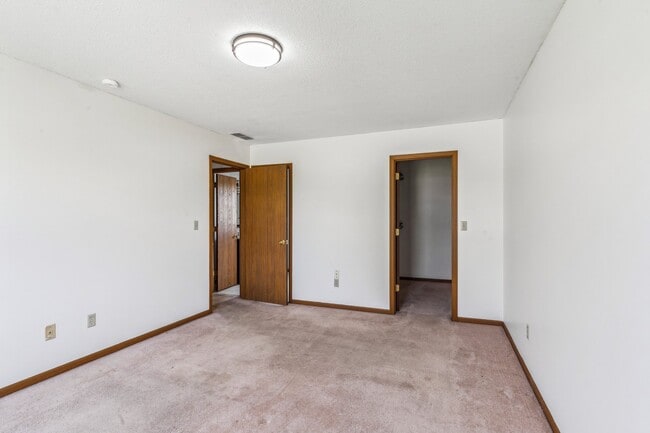 Building Photo - 2357 Amy Ave