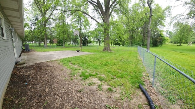 Building Photo - Shawnee Country Rental – 3 Bed, 1 Bath Hom...