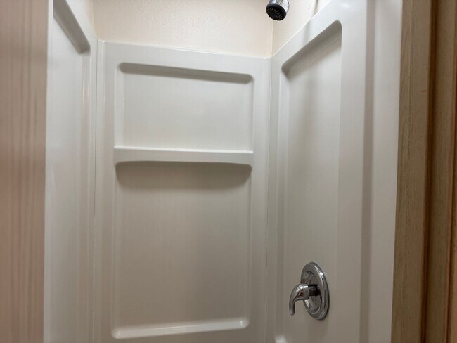 Building Photo - CLICK "REQUEST A TOUR" NOW!