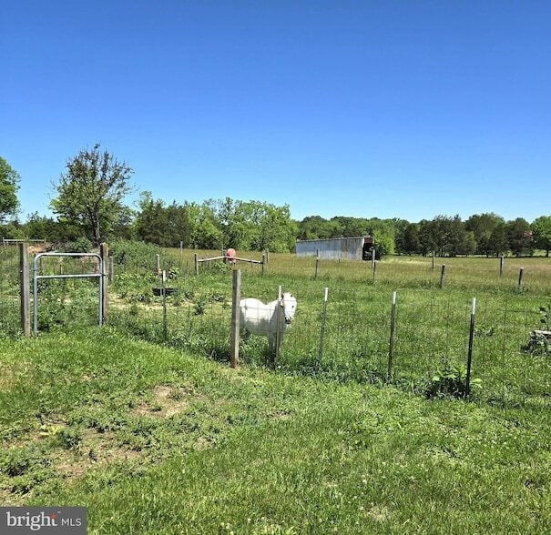 Building Photo - 8293 Leetown Rd