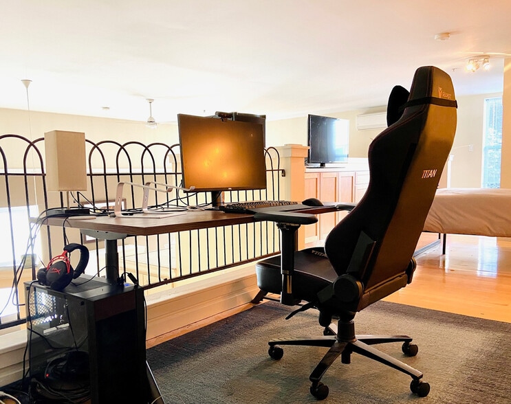 Building Photo - 145 Anderson St