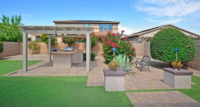 Building Photo - Stunning Executive Home (former model) in ...