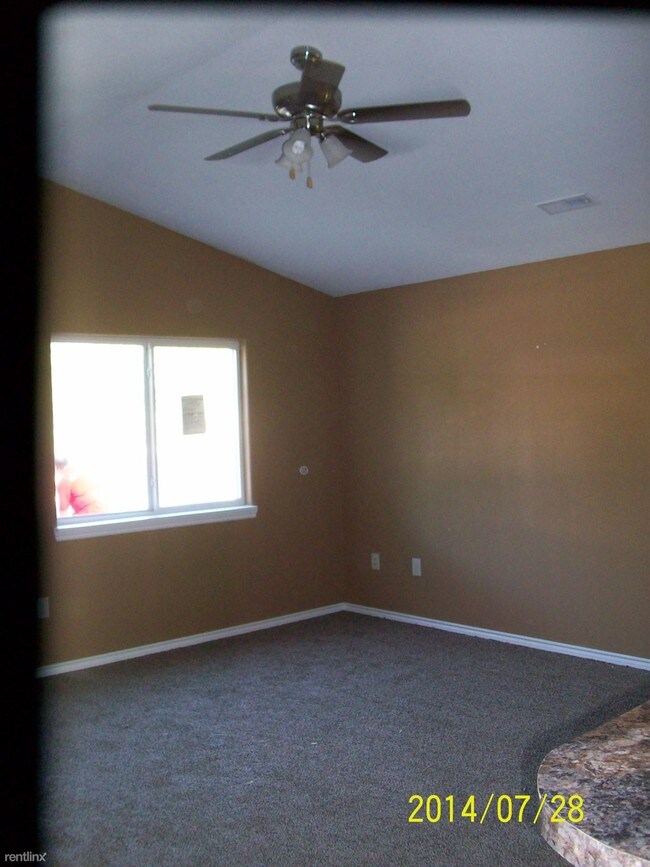 Primary Photo - 3 br, 1 bath House - 2419 S Saint Clair Av...