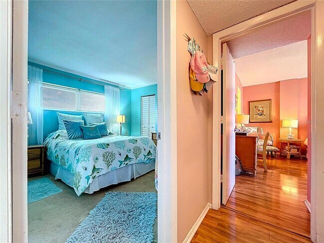 Building Photo - 4650 Cove Cir