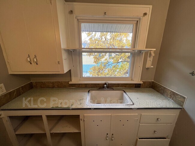 Building Photo - 1109 42nd St