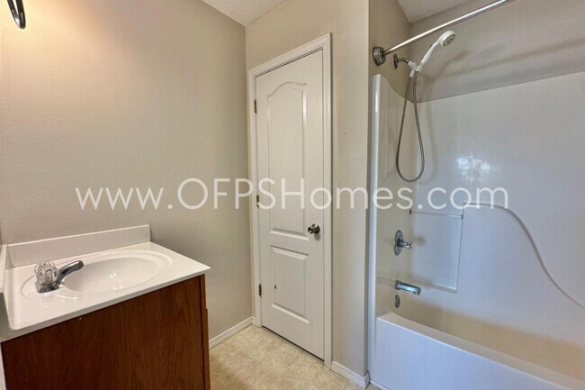 Building Photo - 1816 Shay-Lin Ct