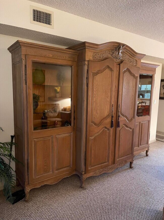 Building Photo - 1401 Pinecrest Cir