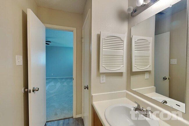 Building Photo - 6827 Cypress Mist Dr