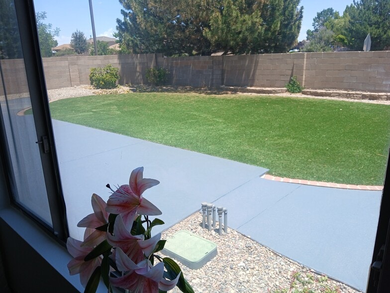 Building Photo - 10112 Luz del Dia Dr NW