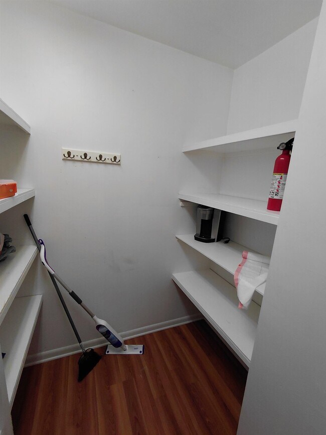 Building Photo - 2306 Escambia Dr
