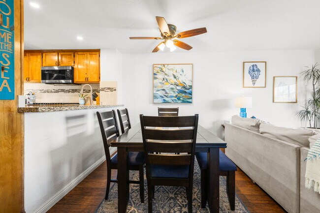 Building Photo - 727 Seacoast Dr