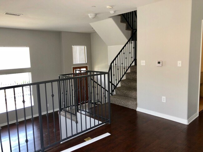 Building Photo - Osborne